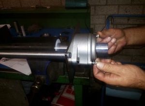 Mounting the cover on a Extreme Bearing unit